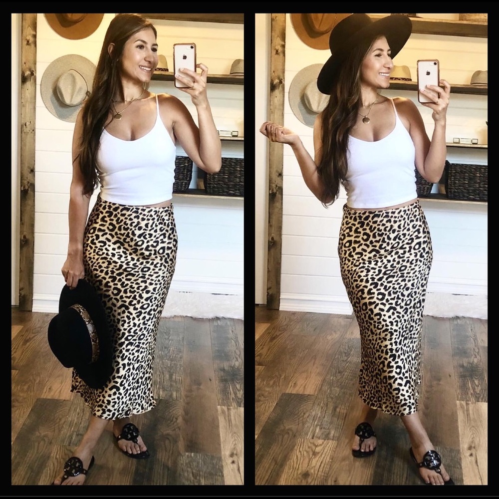 Leopard print midi satin skirt - Picture 4 of 9